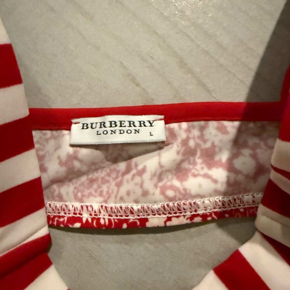 New 💯 % authentic Burberry swimming suit. Size L. - Picture 3 of 9